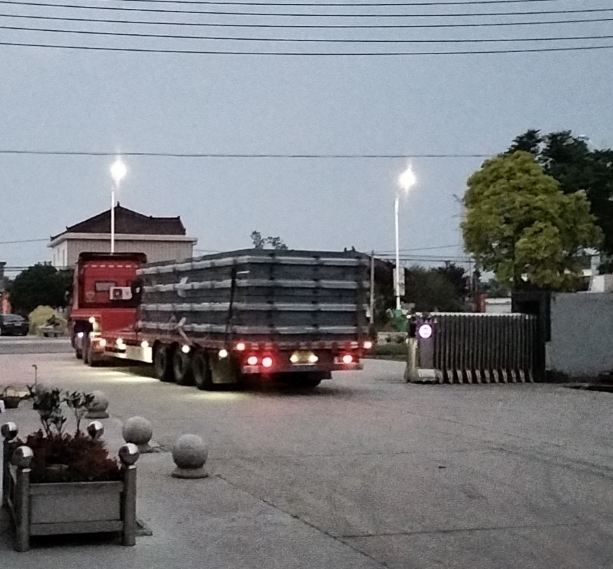 黔東電力改造項目矩形金屬膨脹節(jié)發(fā)貨！